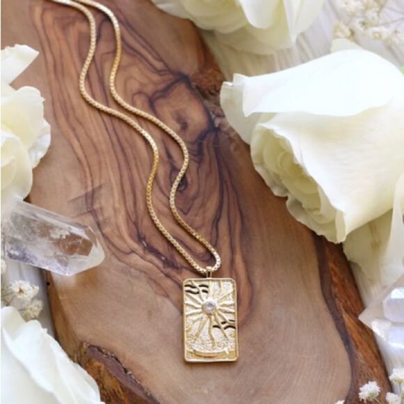 Jewelry - Elegant Gold Necklace with Intricate Pendant Sun Tarot